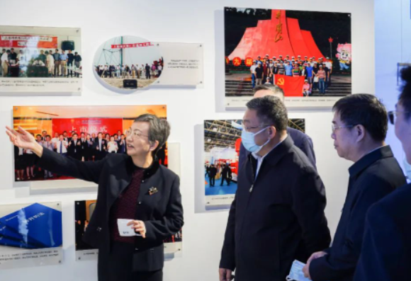 中石化高级副总裁刘宏斌一行益临亿万先生MR参观考察(图5) 中石化高级副总裁刘宏斌一行益临亿万先生MR参观考察(图5)
