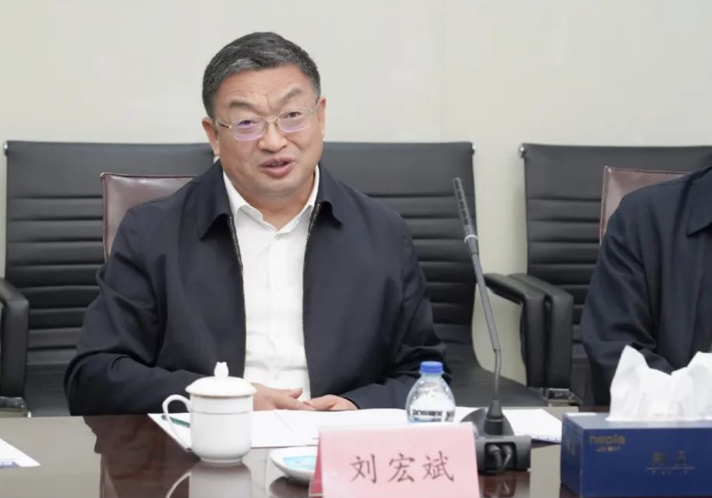 中石化高级副总裁刘宏斌一行益临亿万先生MR参观考察(图3) 中石化高级副总裁刘宏斌一行益临亿万先生MR参观考察(图3)