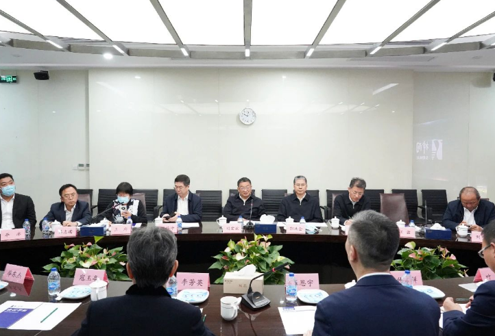 中石化高级副总裁刘宏斌一行益临亿万先生MR参观考察(图1) 中石化高级副总裁刘宏斌一行益临亿万先生MR参观考察(图1)