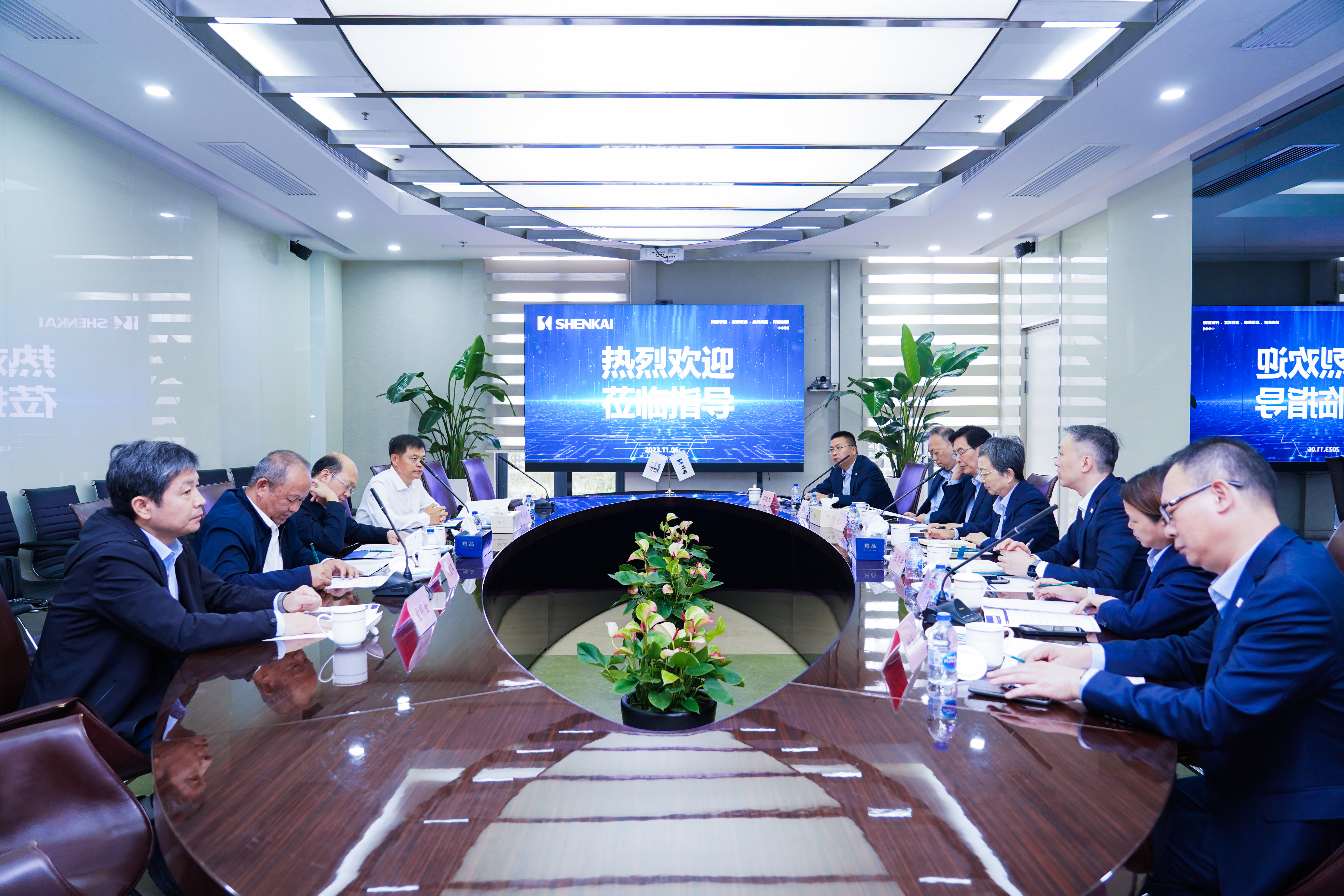 中国石化领导刘会友、张建阔一行莅临亿万先生MR参观考察(图1) 中国石化领导刘会友、张建阔一行莅临亿万先生MR参观考察(图1)