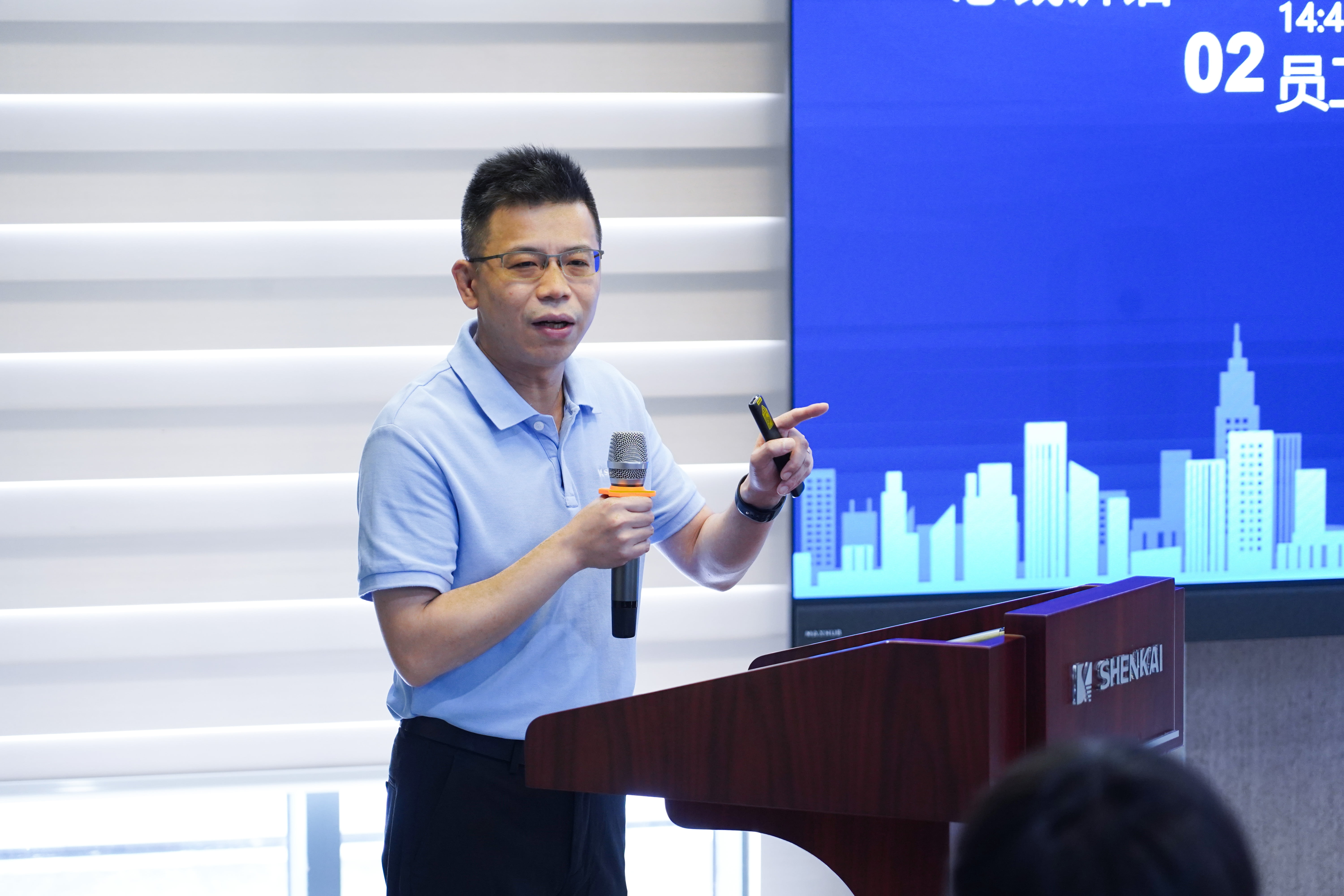 青春不负星光路，蓝天展翅正当时 | 亿万先生MR“青蓝同行，共创征途”青年员工主题交流分享会成功举办(图5)